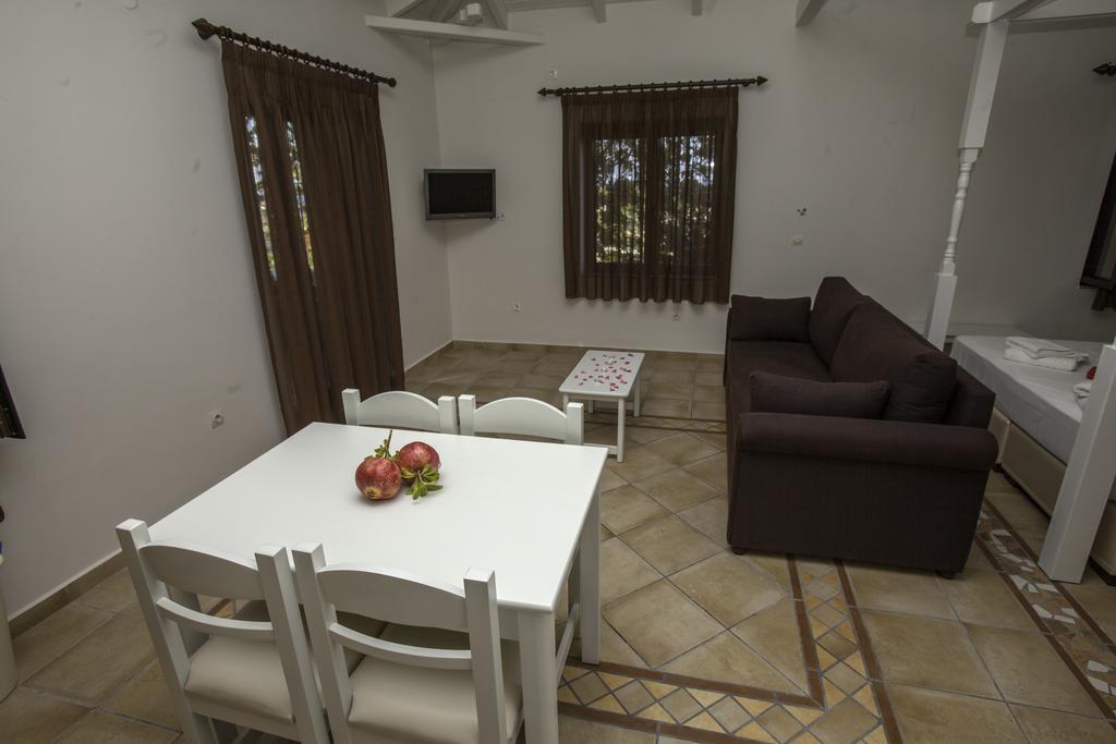 Kolokotronis Hotel & Spa Stoúpa Dış mekan fotoğraf