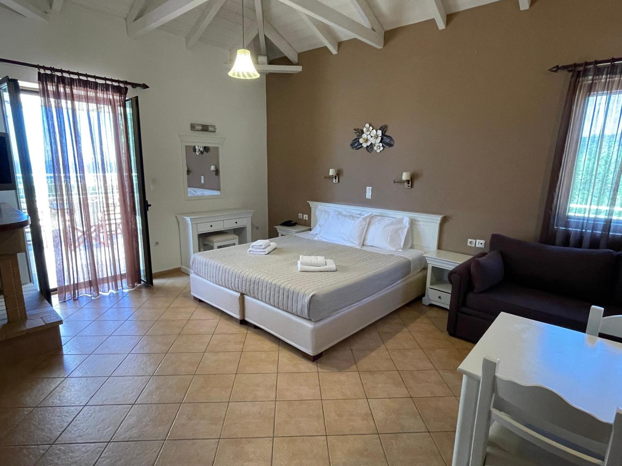 Kolokotronis Hotel & Spa Stoúpa Dış mekan fotoğraf